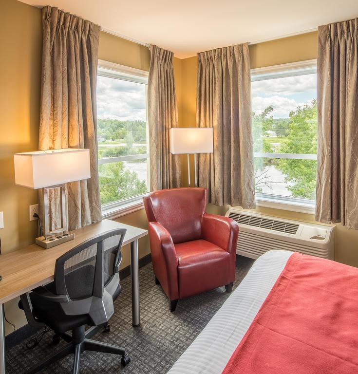 מלון Super 8 By Wyndham Mont Laurier מראה חיצוני תמונה