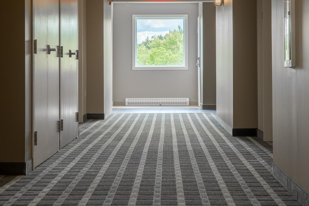 מלון Super 8 By Wyndham Mont Laurier מראה חיצוני תמונה